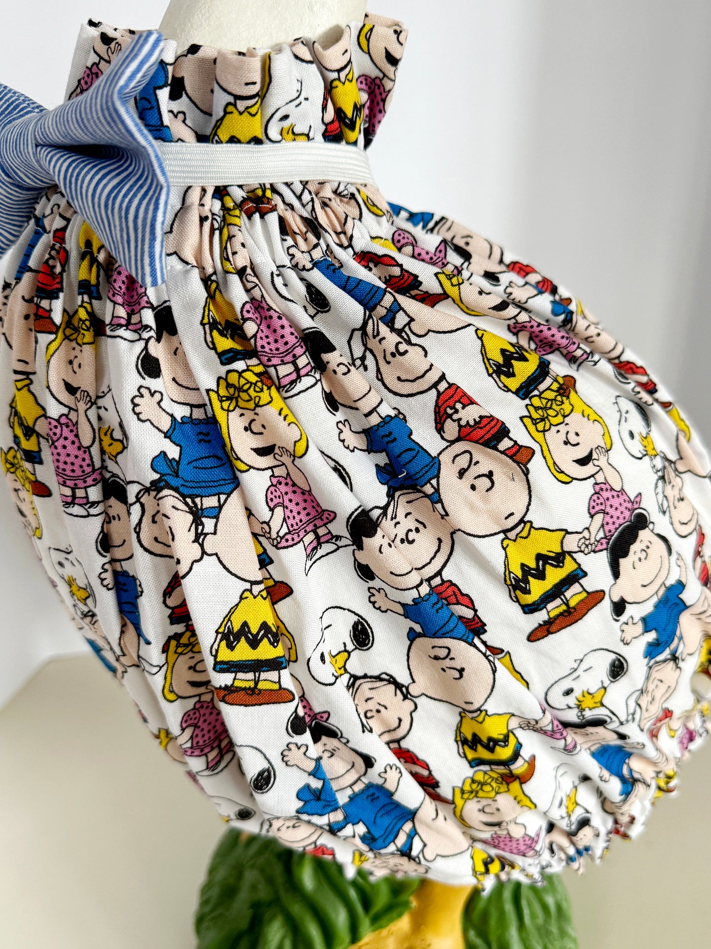 23" Goose Dress and Bow Tie Peanuts/Snoopy/Charlie Brown