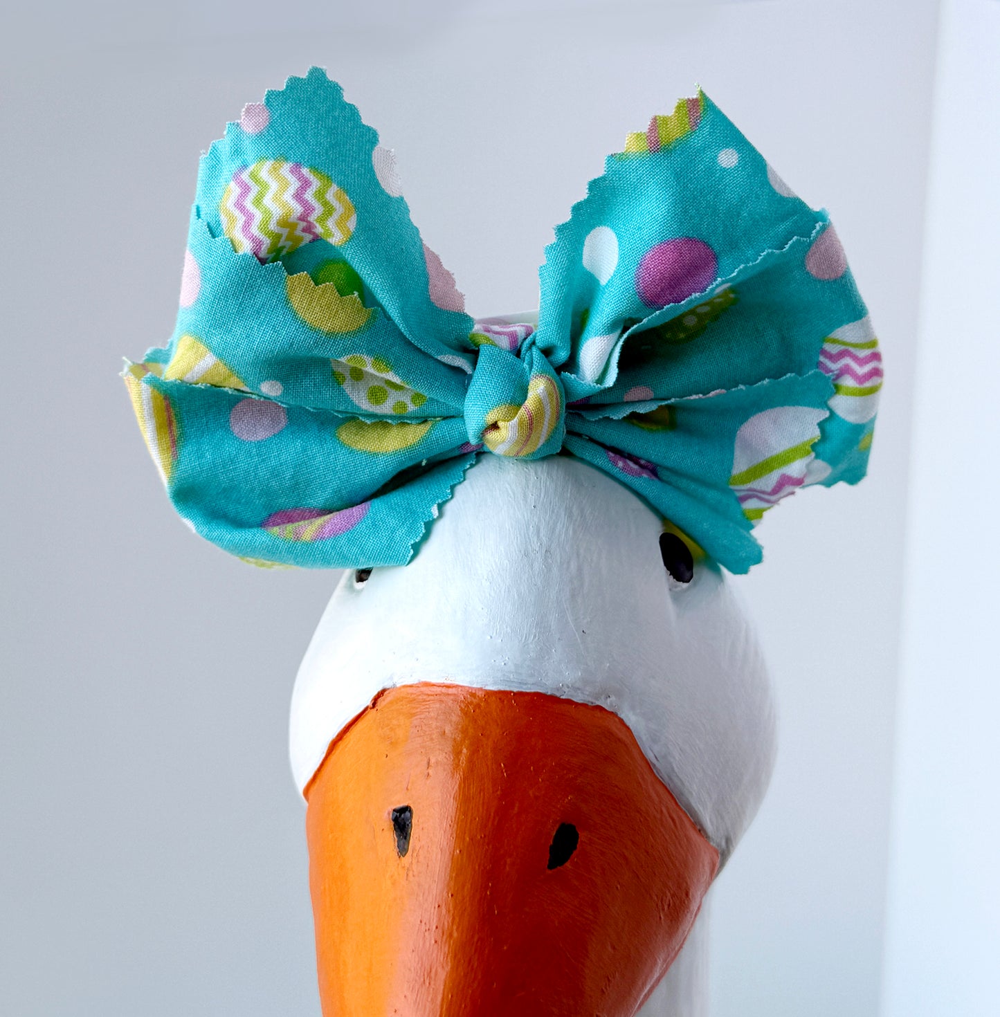 28" Goose Easter Ruffled Collar and Bow