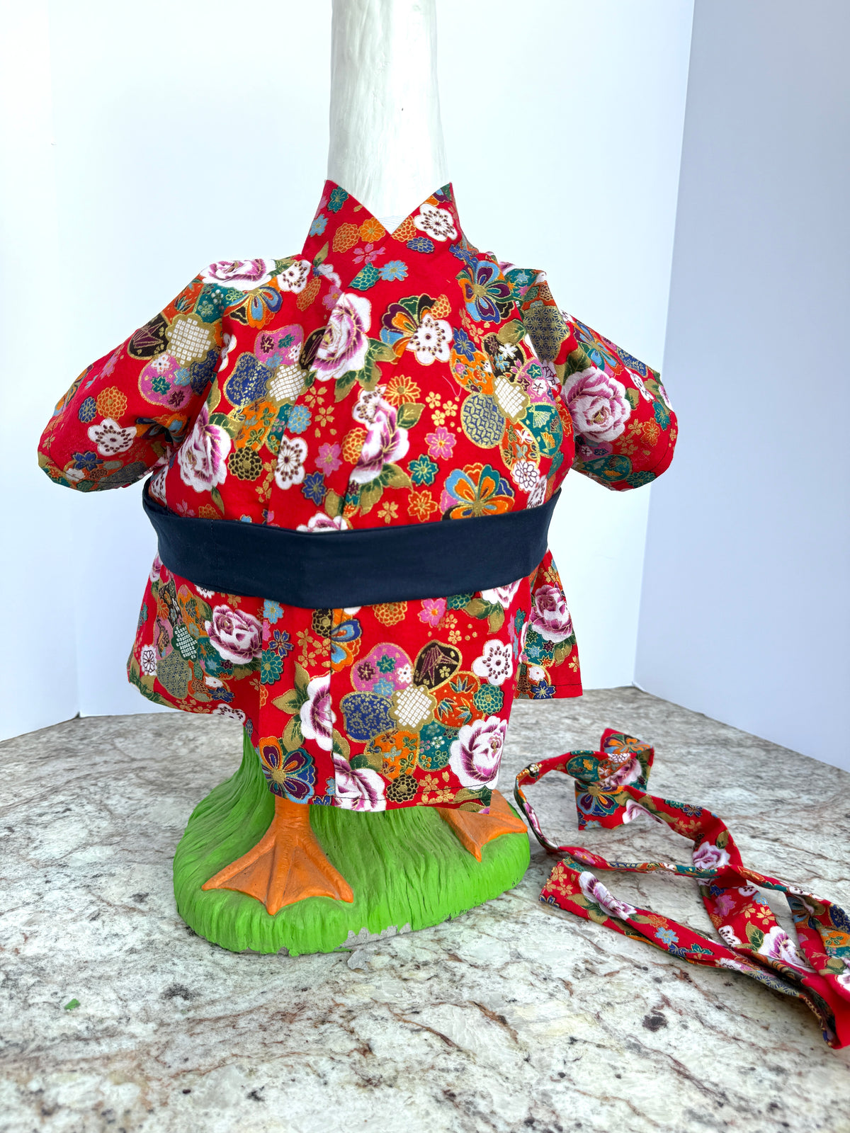 28” Kimono robe with tie - porch goose