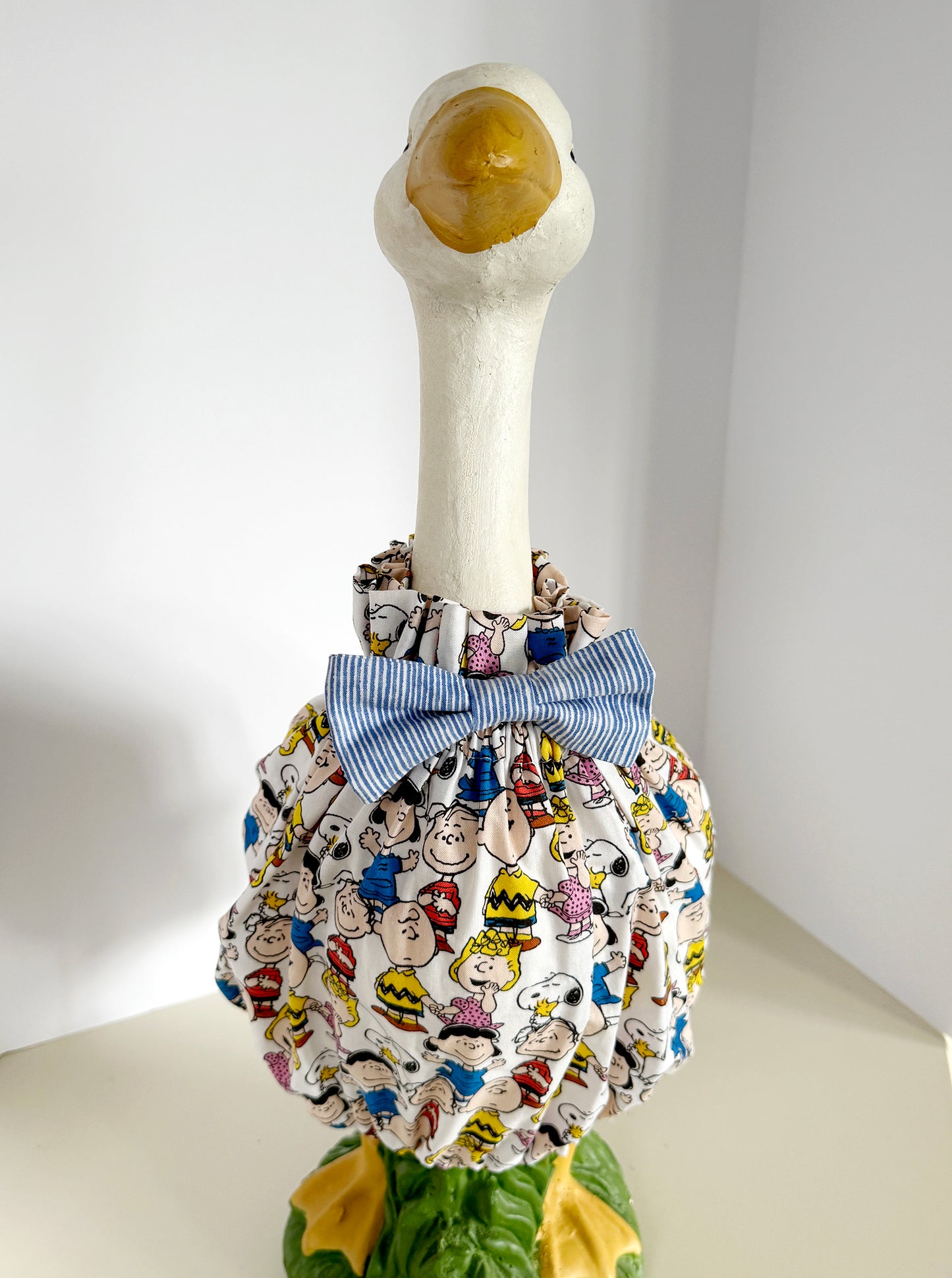 23" Goose Dress and Bow Tie Peanuts/Snoopy/Charlie Brown