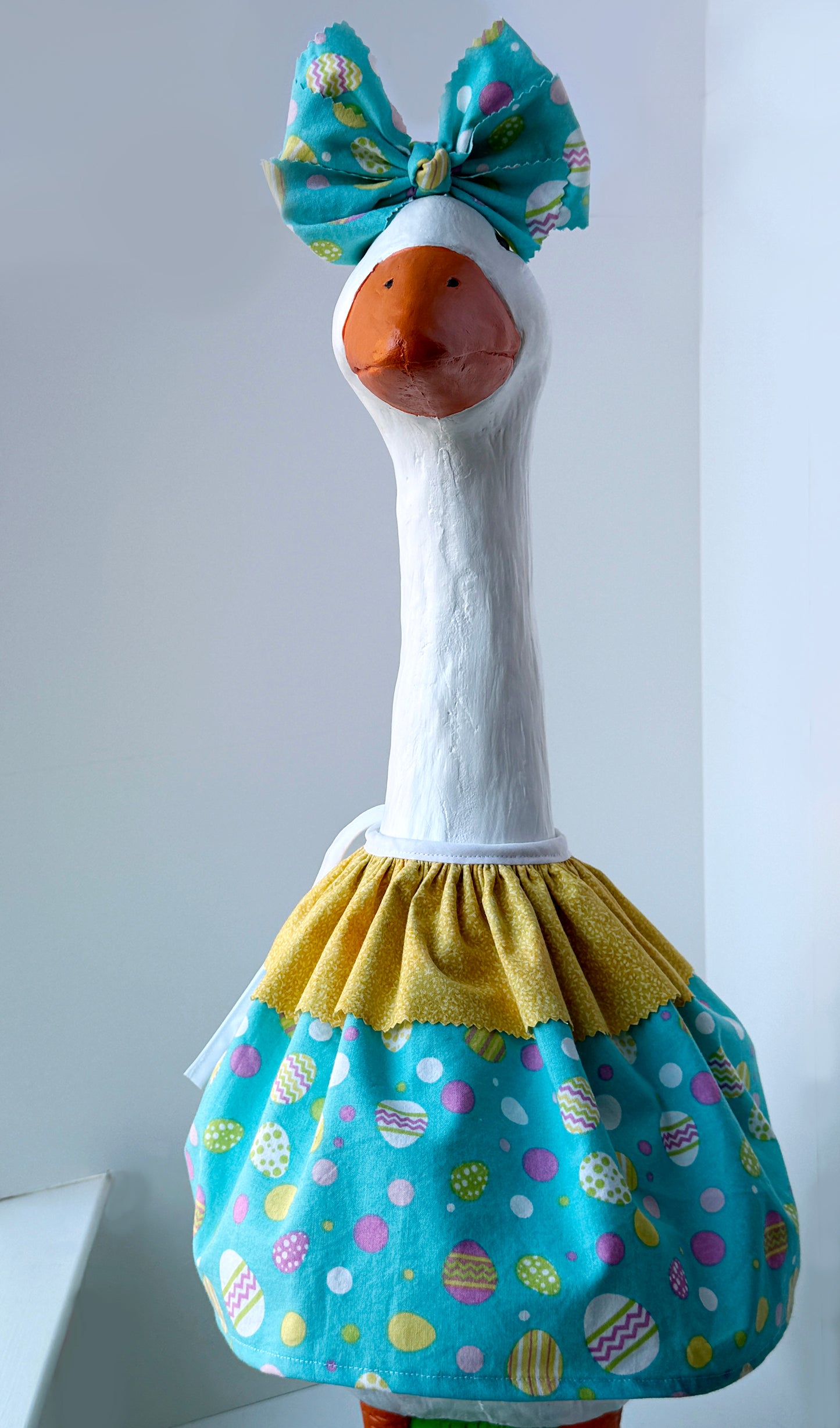 28" Goose Easter Ruffled Collar and Bow