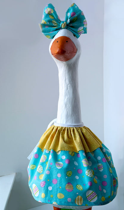 28" Goose Easter Ruffled Collar and Bow