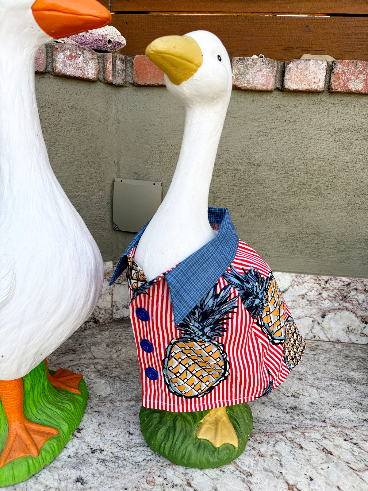 23" Pineapple print basic Shirt Porch Goose