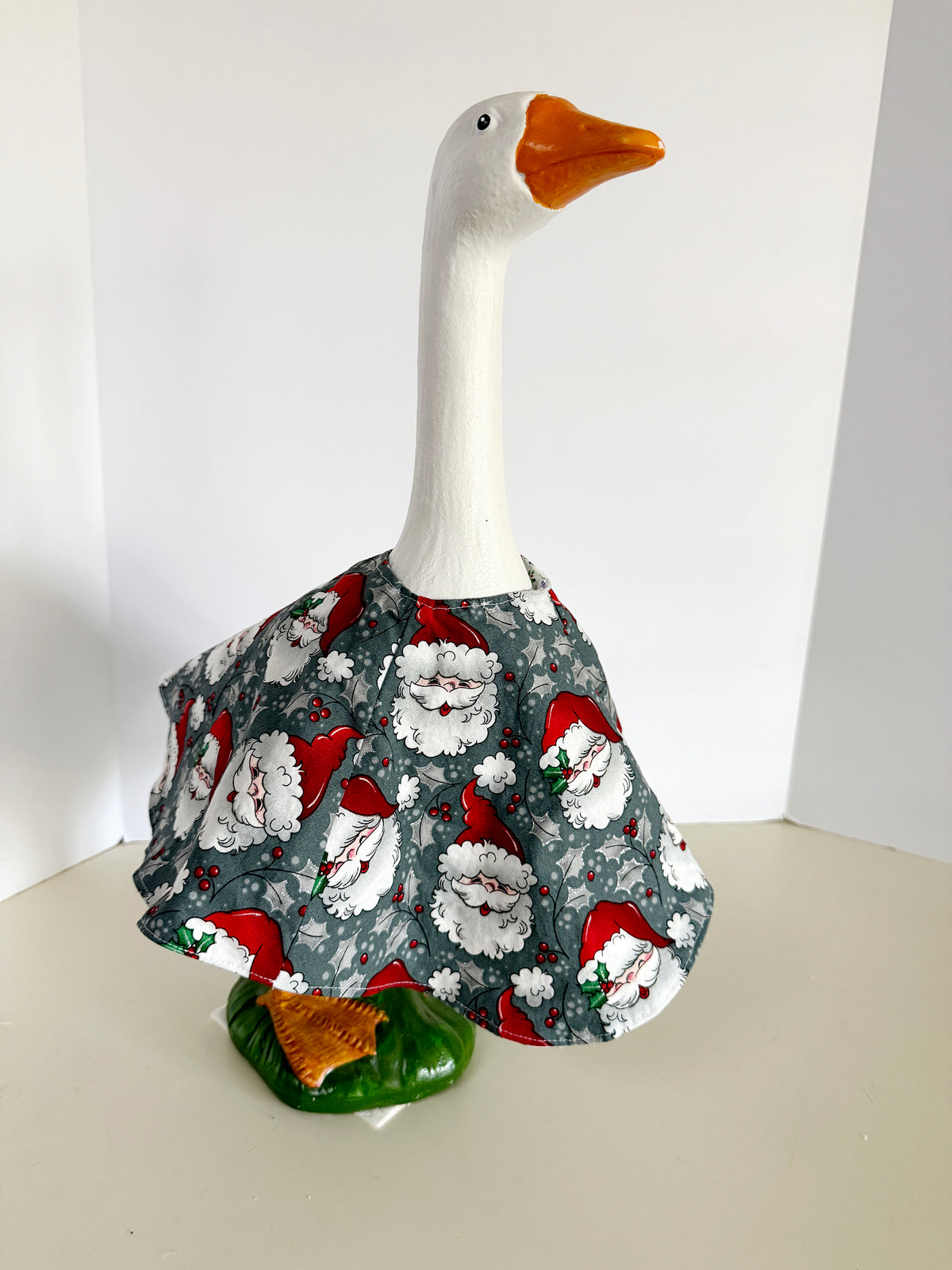 17-21"   Reverisble Basic Dress Porch Goose