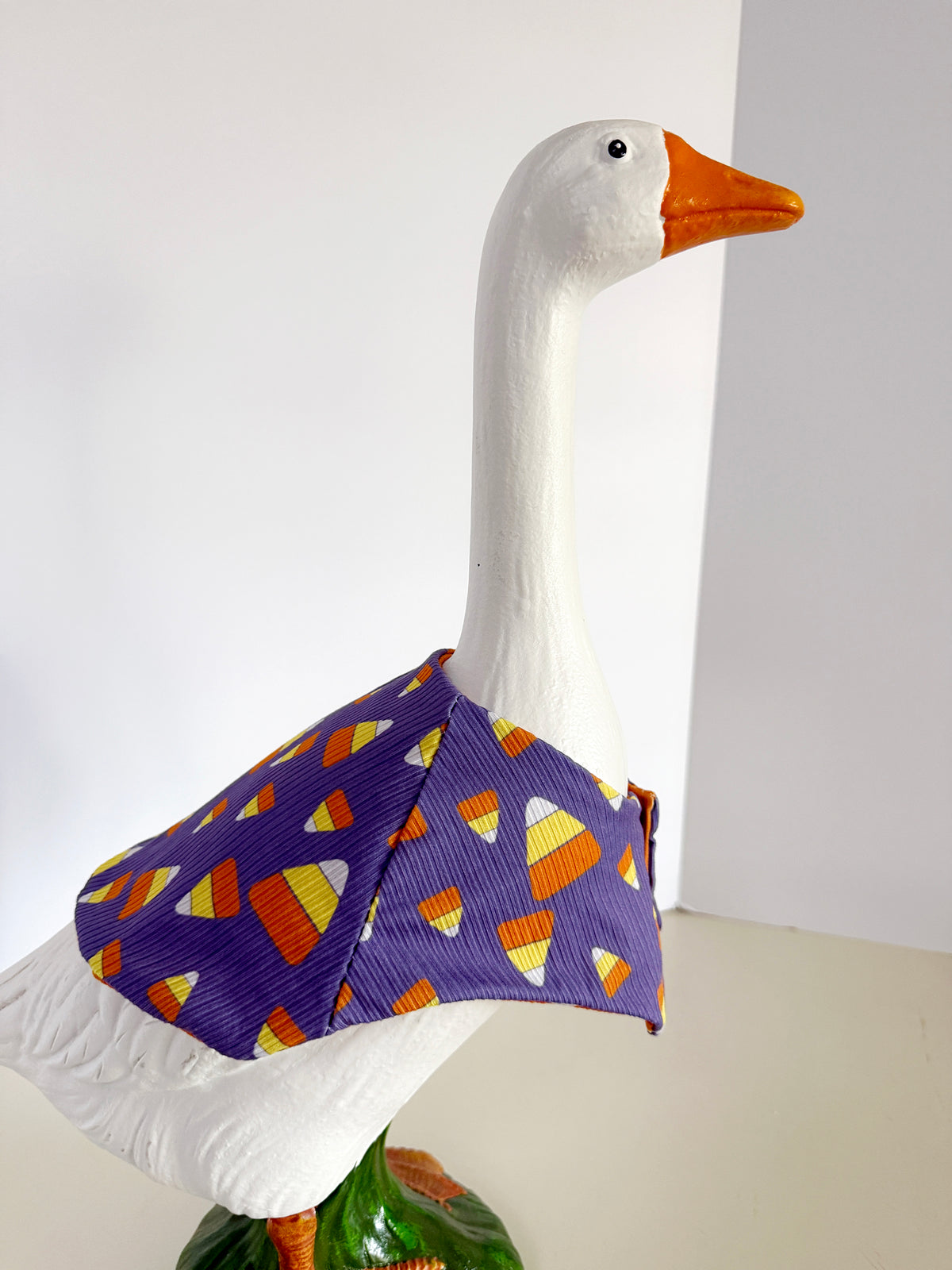 17-21"   Halloween reversible Vest Porch Goose