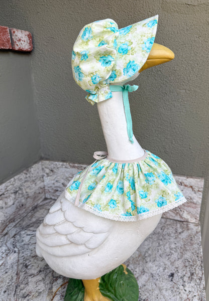 23"  Vintage Print Bonnet and Ruffled Collar Porch Goose