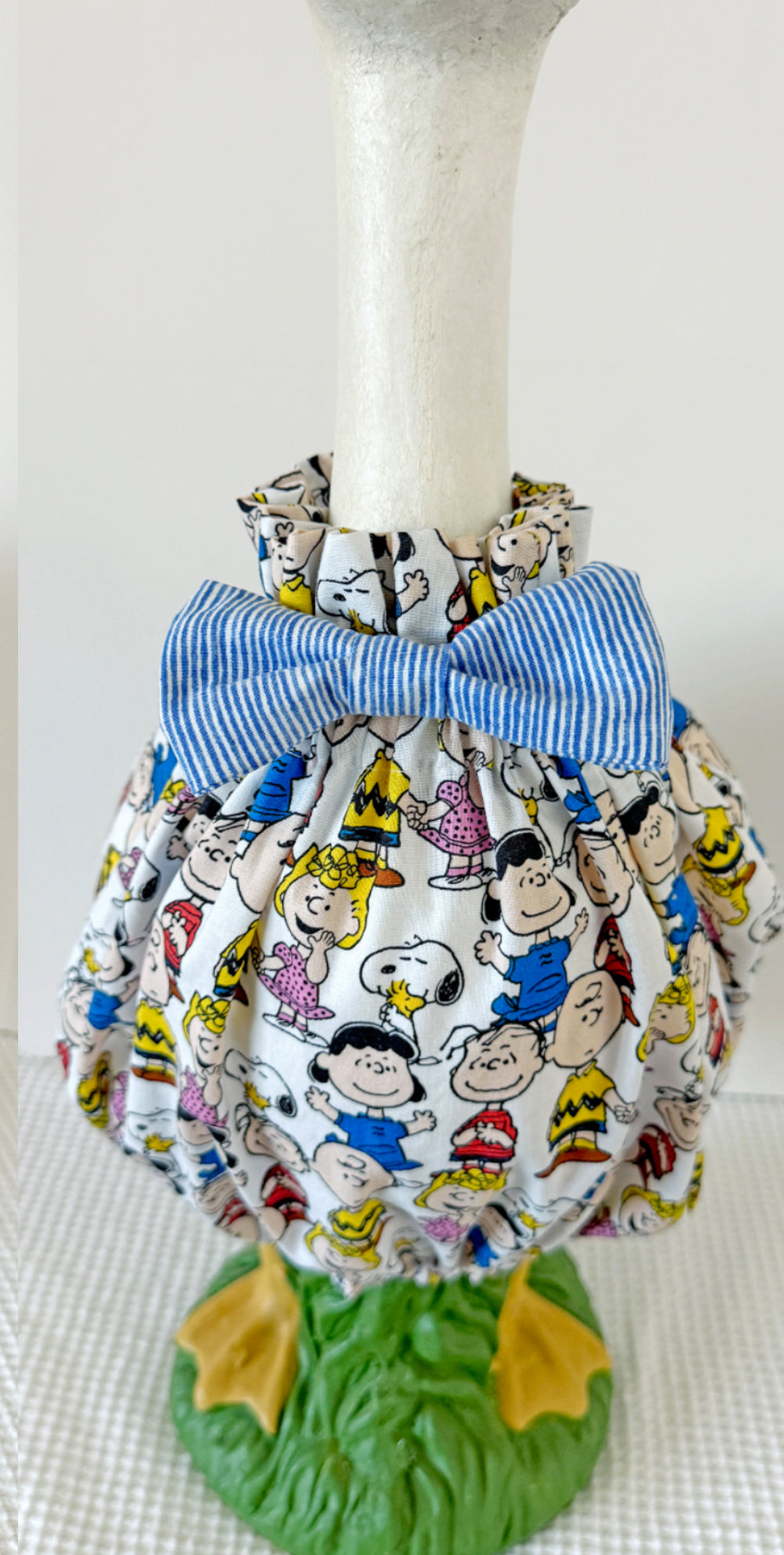23" Peanuts Snoopy Dress & Bow tie Porch Goose